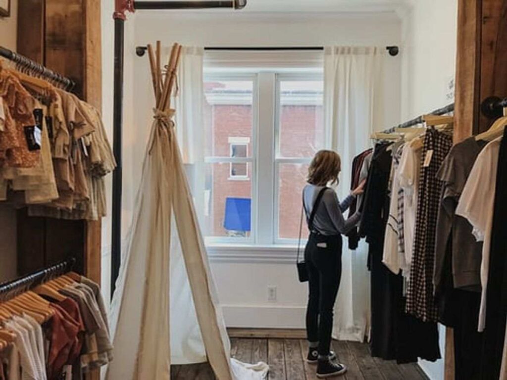 urban outfitters similar brand