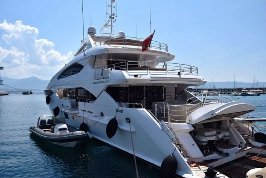 how much to rent a yacht
